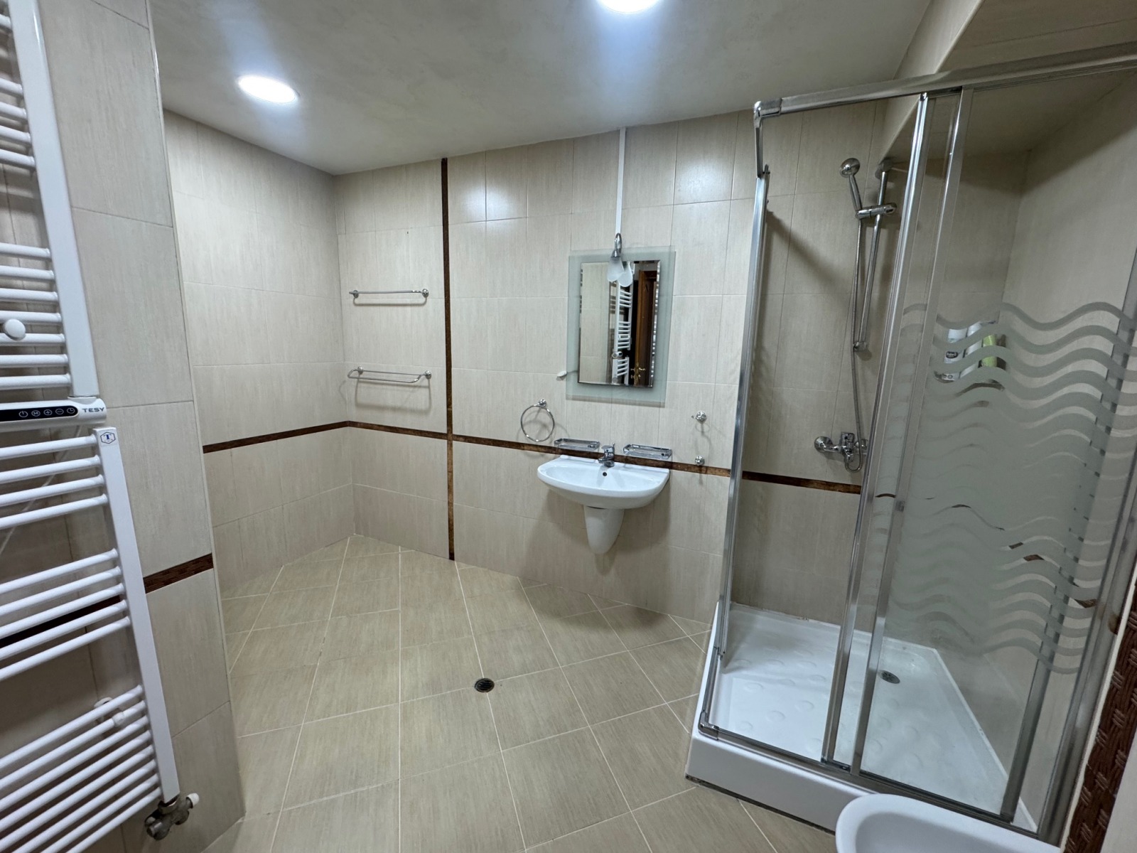 Дава под наем 3-СТАЕН, гр. София, Бъкстон, снимка 11 - Апартаменти - 53890704