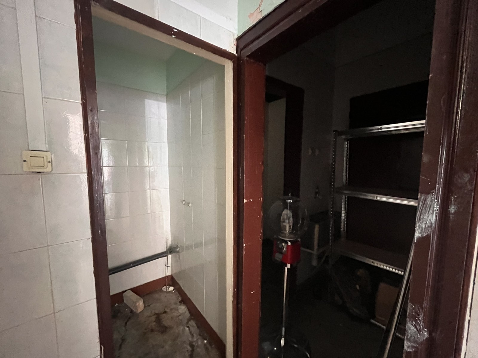 Дава под наем МАГАЗИН, гр. Шумен, Добруджански, снимка 3 - Магазини - 54912103
