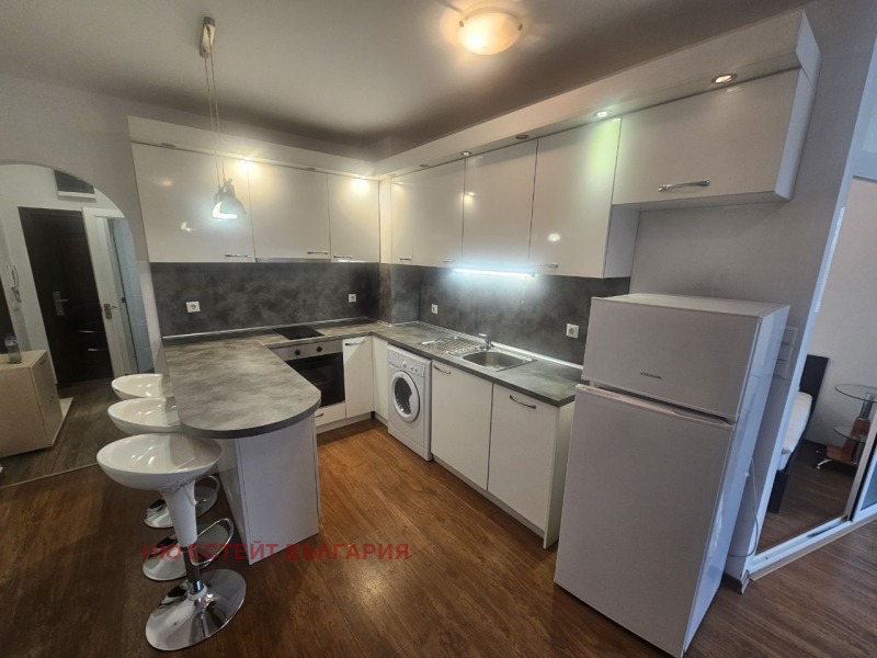 Под наем 2-СТАЕН, град София, Младост 4 • 1100 лв. / 562.42 € • 65827034 1