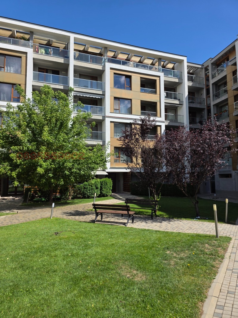 Издаје се  1 спаваћа соба Софија , Манастирски ливади , 100 м2 | 94198039