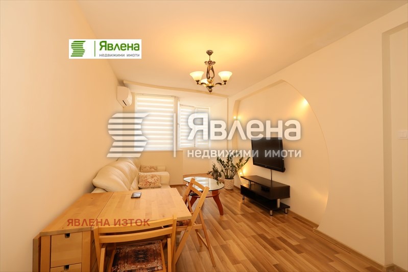 Дава под нем  3-стаен, град София, Младост 1 •  750 EUR • ID 80633802 — holmes.bg - [1] 