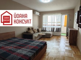 3-стаен град Плевен, Широк център 8