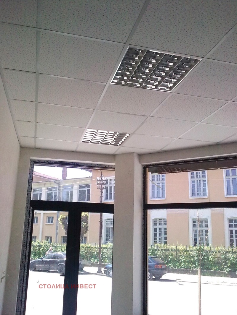 Дава под наем МАГАЗИН, гр. Русе, Център, снимка 4 - Магазини - 52548688