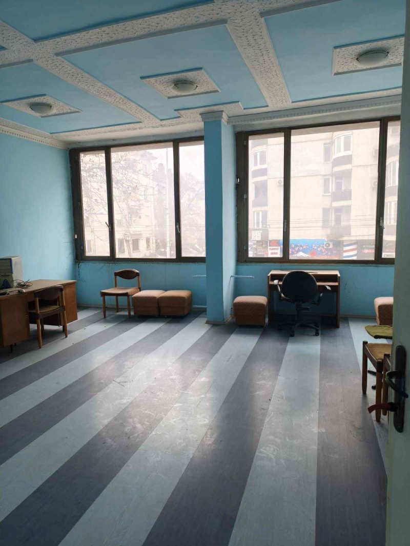 Дава под наем ОФИС, гр. Плевен, Широк център