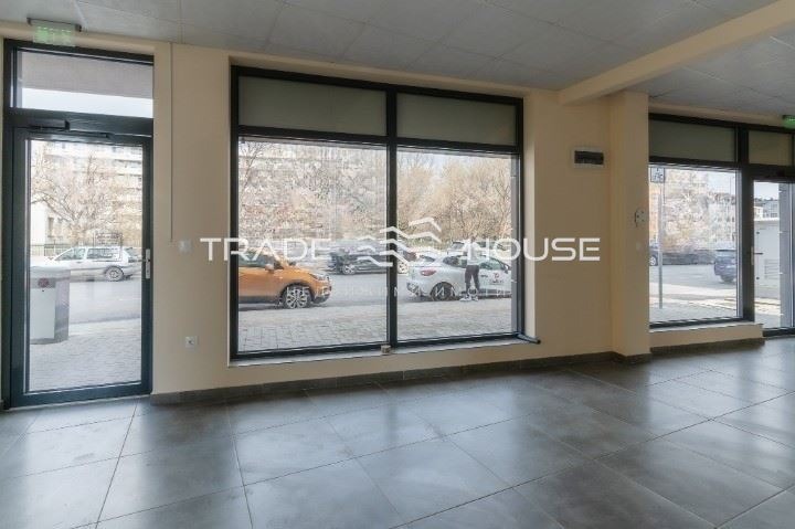 K pronájmu  Prodejna Plovdiv , Južen , 178 m2 | 21820207