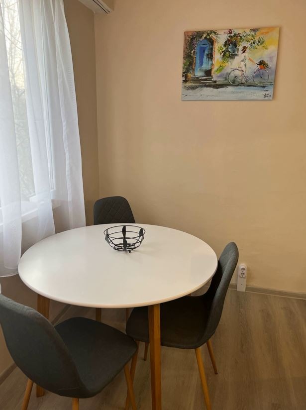 Kiadó  Stúdió Sofia , Ljulin 5 , 47 négyzetméter | 80814687 - kép [6]