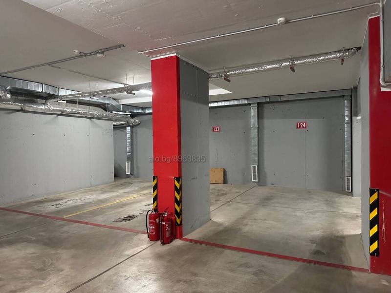 Дава под Наем ПАРКОМЯСТО в град Бургас, Зорница - 20 кв.м / 155 € » 303.15 лв., СТЕЙ МЕНИДЖМЪНТ