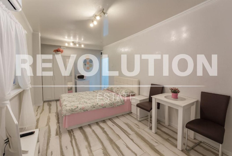 Vuokrattavana  Studio Varna , Kolhozen pazar , 20 neliömetriä | 83752169 - kuva [2]
