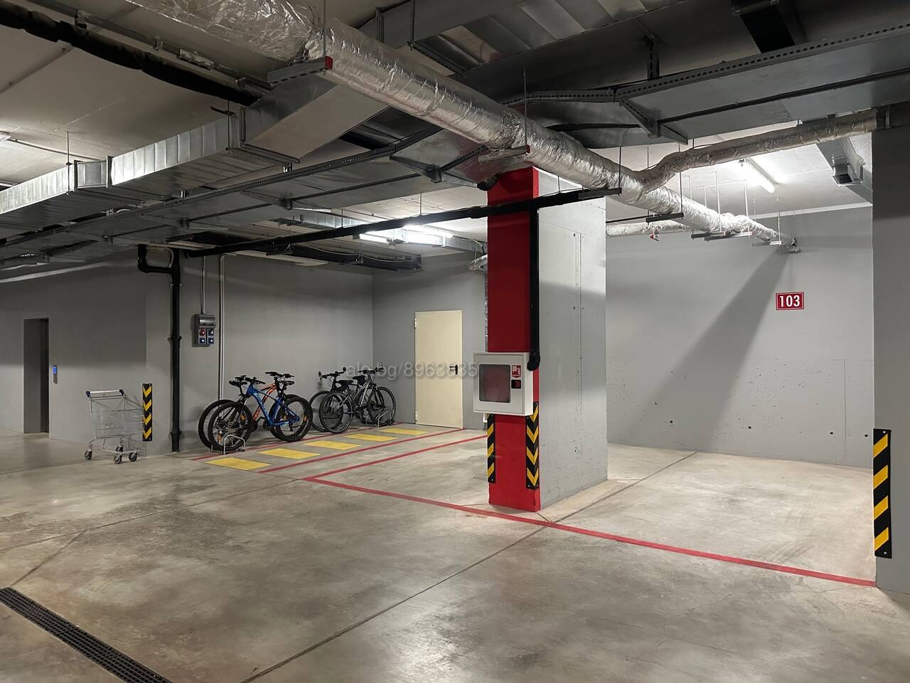 Дава под наем ГАРАЖ, ПАРКОМЯСТО, гр. Бургас, Зорница, снимка 2 - Гаражи и паркоместа - 54134728