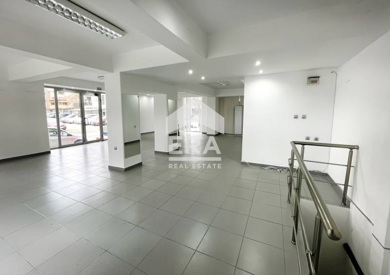 Дава под наем МАГАЗИН, гр. Кърджали, Център, снимка 3 - Магазини - 53736076