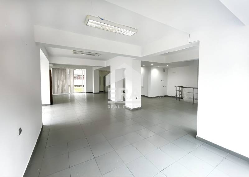 Дава под наем МАГАЗИН, гр. Кърджали, Център