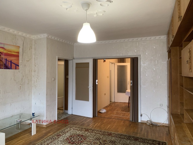 Дава под наем 3-СТАЕН, гр. София, Център