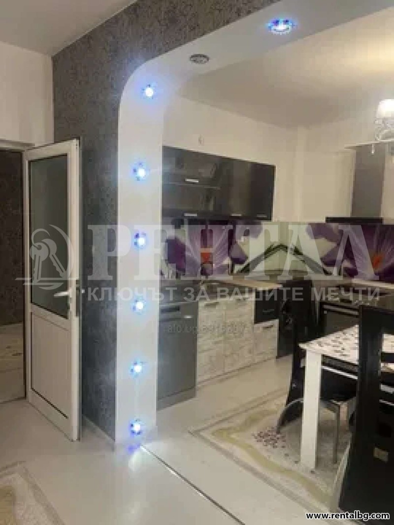 Te huur  2 slaapkamers Plovdiv , Tsentar , 110 m² | 28902670