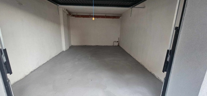 Дава под Наем ГАРАЖ в град Кърджали, Възрожденци - 25 кв.м / 61.36 € » 120 лв., ТБС БГПРОПЪРТИС