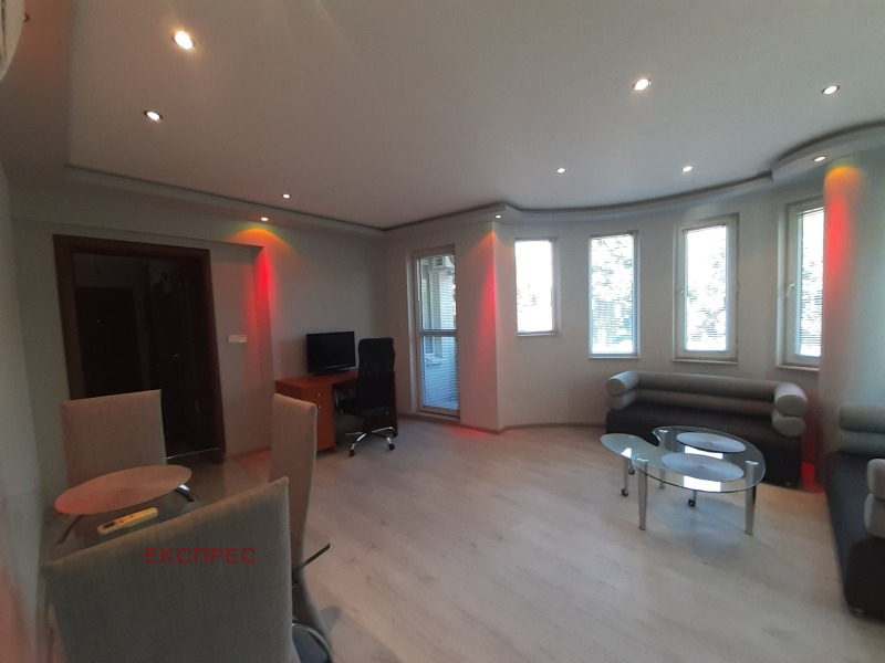 K pronájmu  1 ložnice Plovdiv , Mladežki Chalm , 70 m2 | 43943067 - obraz [5]