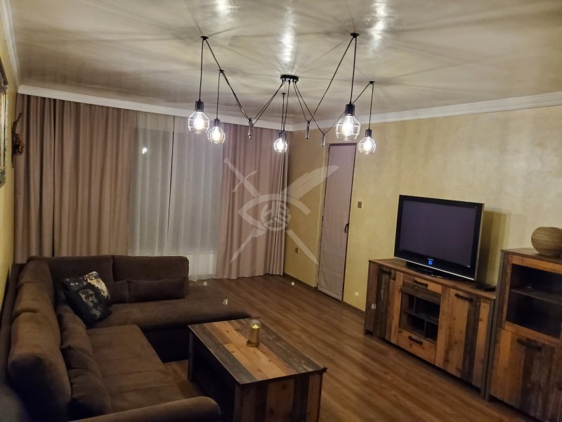 Дава под наем  3-стаен град София , Изгрев , 85 кв.м | 78018927