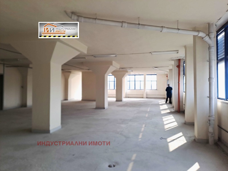 K pronájmu  Úložný prostor Plovdiv , Industrialna zona - Sever , 200 m2 | 49735083 - obraz [3]