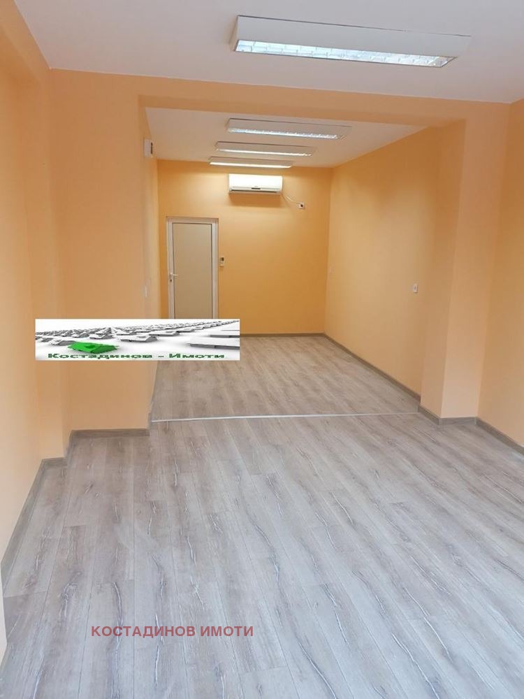 Издаје се  Схоп Пловдив , Каршијака , 35 м2 | 41227770
