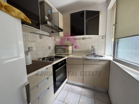 1 dormitor Țentâr, Varna