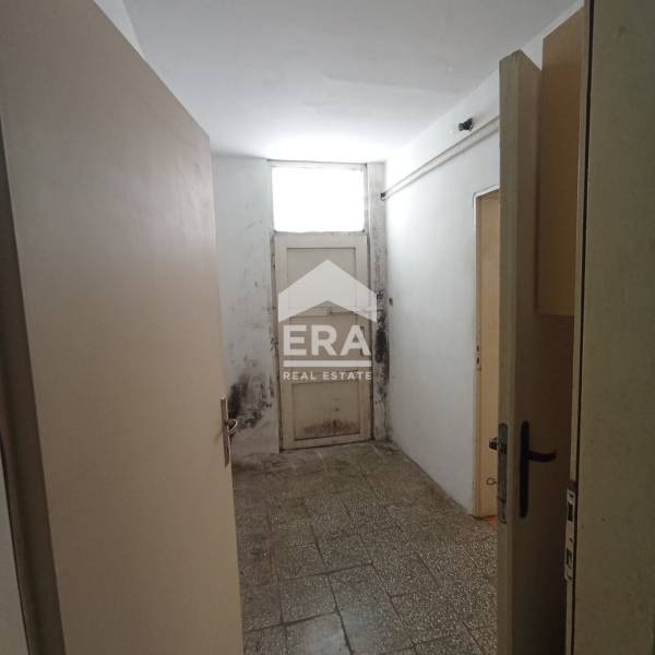 Издаје се  Схоп Софија , Лјулин 3 , 83 м2 | 87121730 - слика [9]