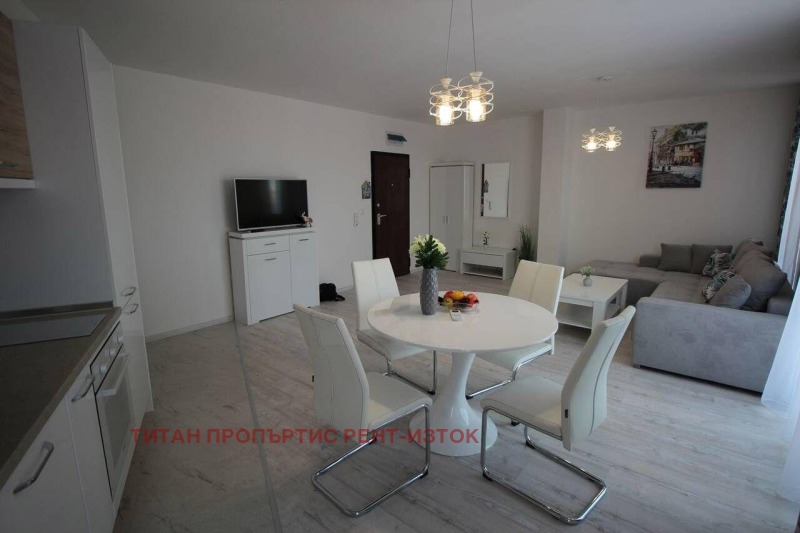 Дава под наем 2-СТАЕН, гр. Бургас, Център, снимка 2 - Апартаменти - 52568279