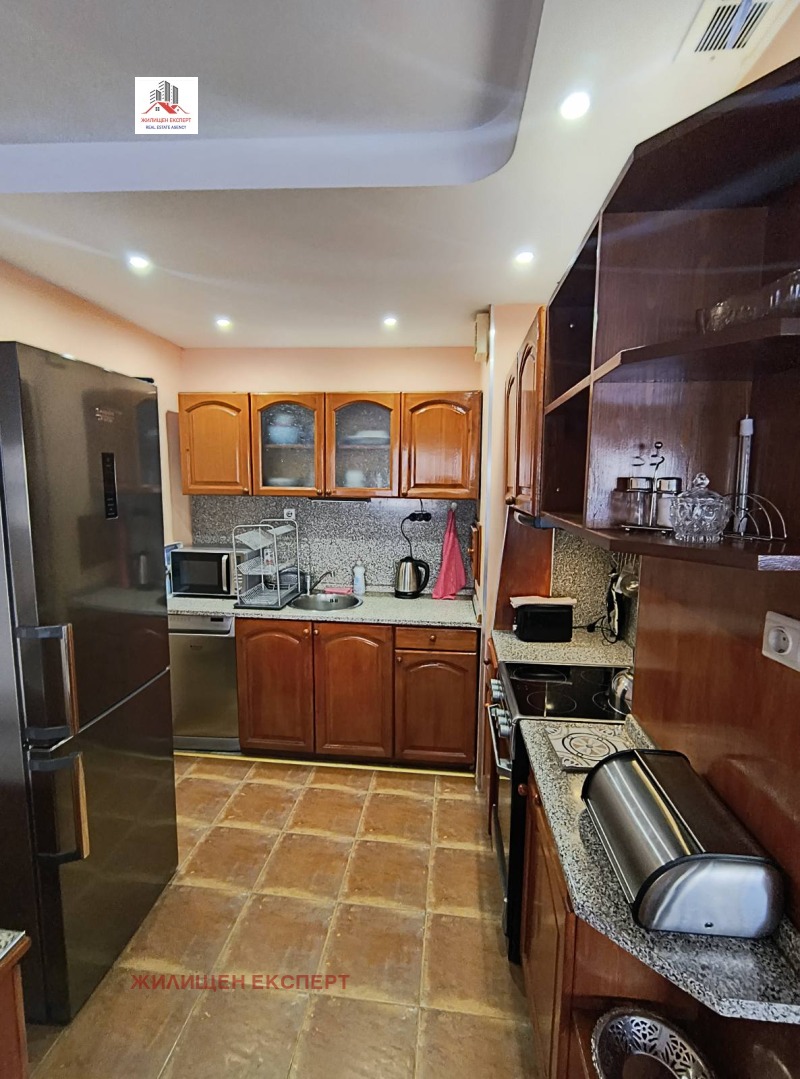 K pronájmu  2 ložnice Sofia , Borovo , 100 m2 | 47762192 - obraz [11]