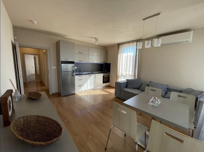 Дава под нем  3-стаен, град София, Обеля •  630 EUR • ID 70679147 — holmes.bg - [1] 