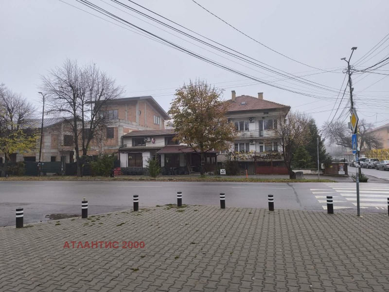 Дава под наем МАГАЗИН, гр. Божурище, област София област