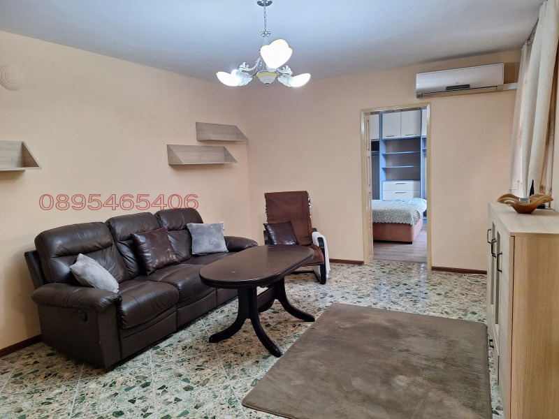 Дава под наем ЕТАЖ ОТ КЪЩА, гр. Варна, Христо Ботев, снимка 2 - Етаж от къща - 52925720