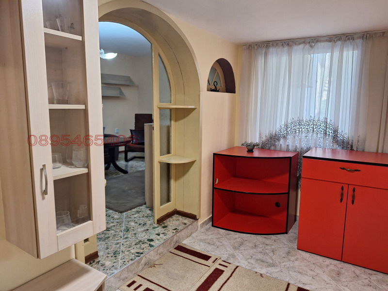 Дава под наем ЕТАЖ ОТ КЪЩА, гр. Варна, Христо Ботев, снимка 6 - Етаж от къща - 52925720