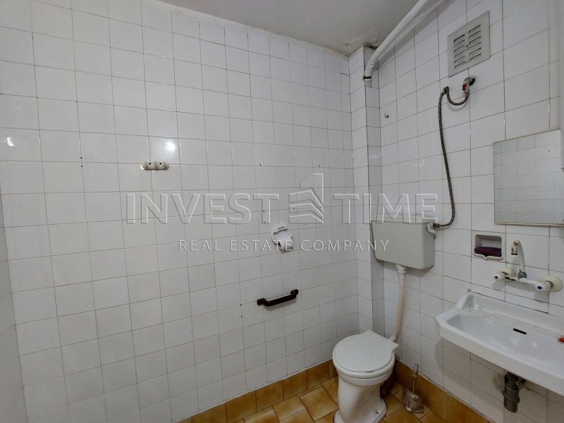Издаје се  1 спаваћа соба Варна , Центар , 70 м2 | 60318540 - слика [8]