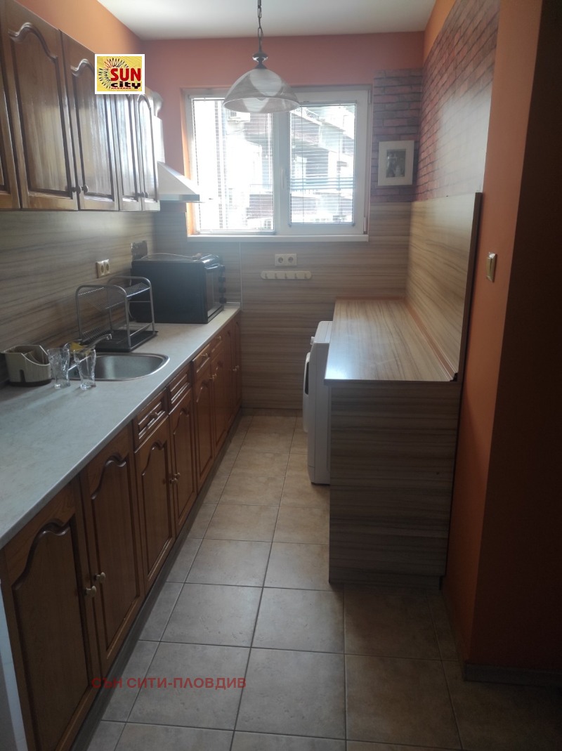 Zu vermieten  1 Schlafzimmer Plowdiw , Zentar , 70 qm | 85996326