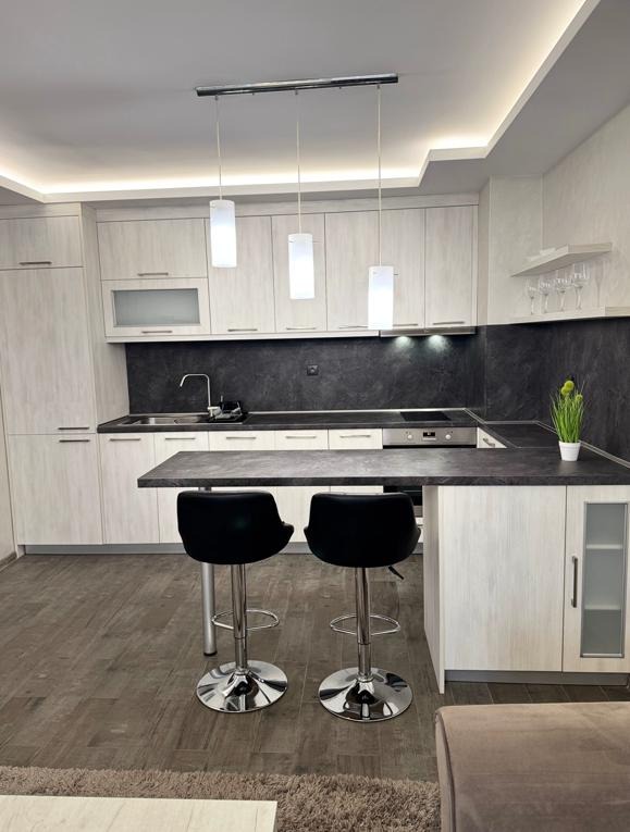 Дава под нем  2-стаен, град Пловдив, Кършияка •  475 EUR • ID 45398162 — holmes.bg - [1] 