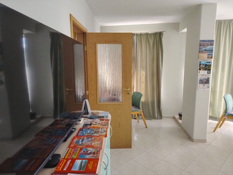 Zu vermieten  2 Schlafzimmer Sofia , Iwan Wazow , 110 qm | 60812200 - Bild [2]