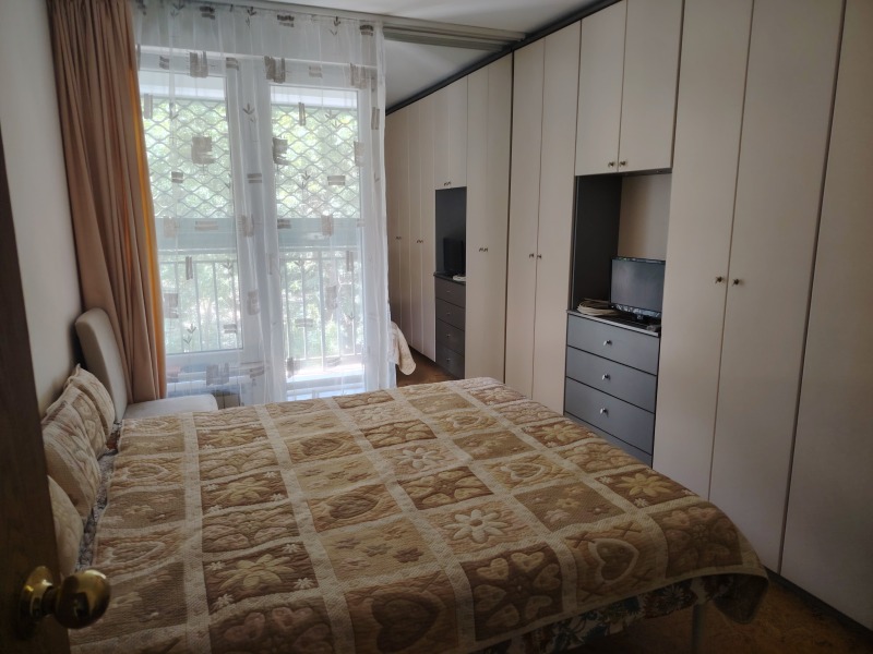 Zu vermieten  2 Schlafzimmer Sofia , Iwan Wazow , 110 qm | 60812200 - Bild [6]