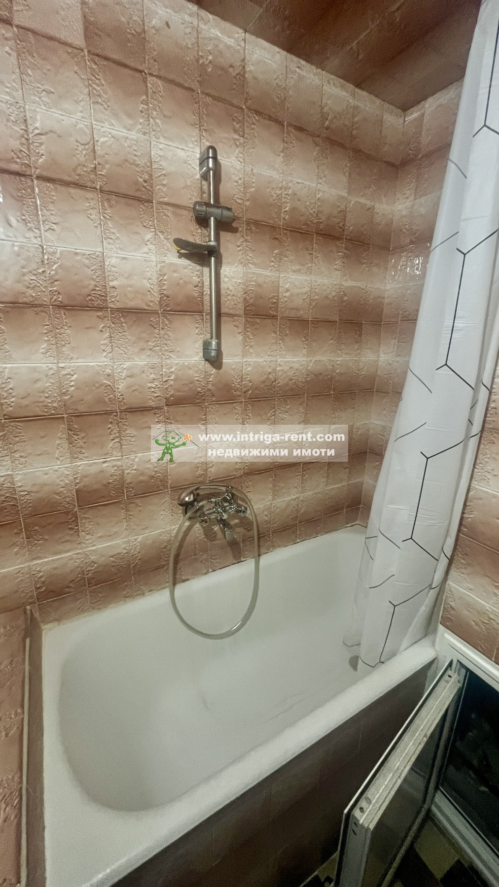 Дава под наем 3-СТАЕН, гр. Хасково, Любен Каравелов, снимка 13 - Апартаменти - 54350379