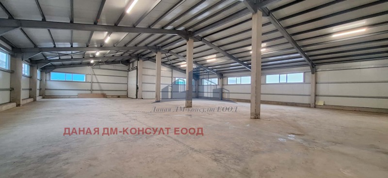 Дава под наем СКЛАД, гр. Шумен, Промишлена зона, снимка 4 - Складове - 53170634