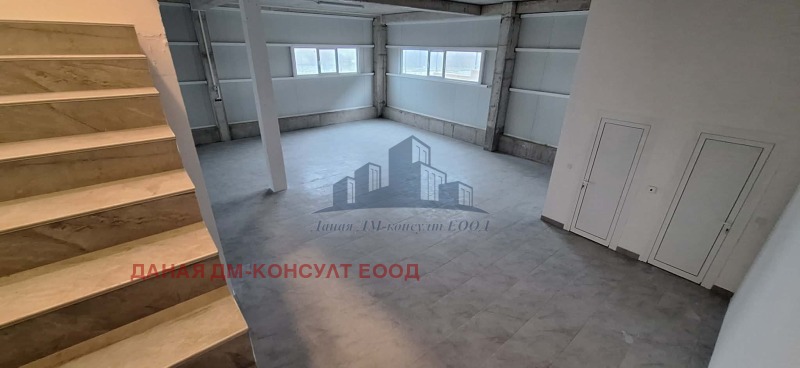 Дава под наем СКЛАД, гр. Шумен, Промишлена зона, снимка 3 - Складове - 53170634