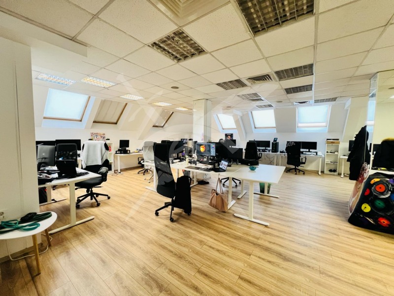 K pronájmu  Kancelář Sofia , Zona B-18 , 230 m2 | 94430269
