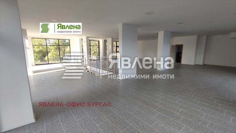 Te huur  Winkel Burgas , Izgrev , 445 m² | 81227011