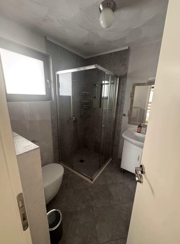 Дава под наем 2-СТАЕН, гр. София, Изгрев, снимка 10 - Апартаменти - 53589277