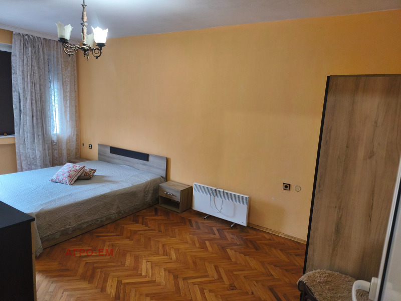 Til leie  Studio Vratsa , Tsentar , 50 kvm | 65330258