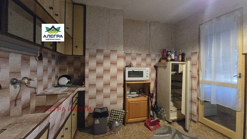 Дава под наем 3-СТАЕН, гр. Пазарджик, Идеален център, снимка 3 - Апартаменти - 53150522