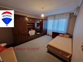 Studio Hašove, Ruse 1