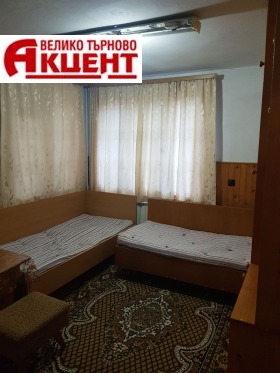 1 chambre Akatsiya, Veliko Tarnovo 1