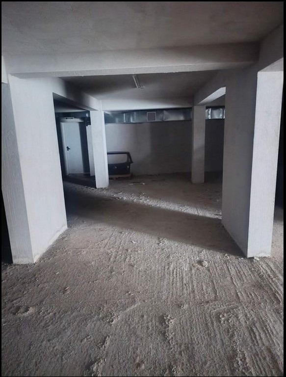 Дава под наем ГАРАЖ, ПАРКОМЯСТО, гр. Кърджали, Промишлена зона - Б, снимка 3 - Гаражи и паркоместа - 52605194