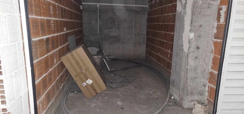 Дава под Наем ГАРАЖ в град Кърджали, Център - 17 кв.м / 51.13 € » 100 лв., ТБС БГПРОПЪРТИС