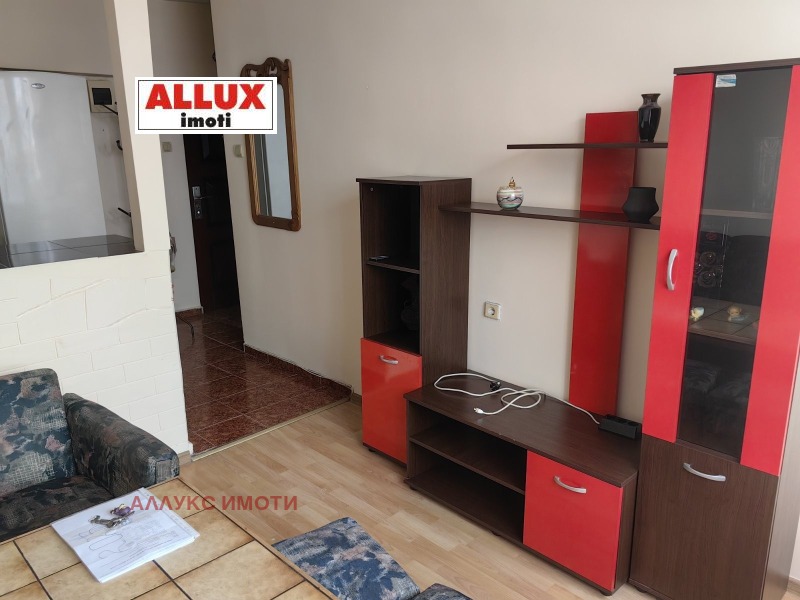 Издаје се  Студио Русе , Централен јужен рајон , 36 м2 | 69087988 - слика [4]