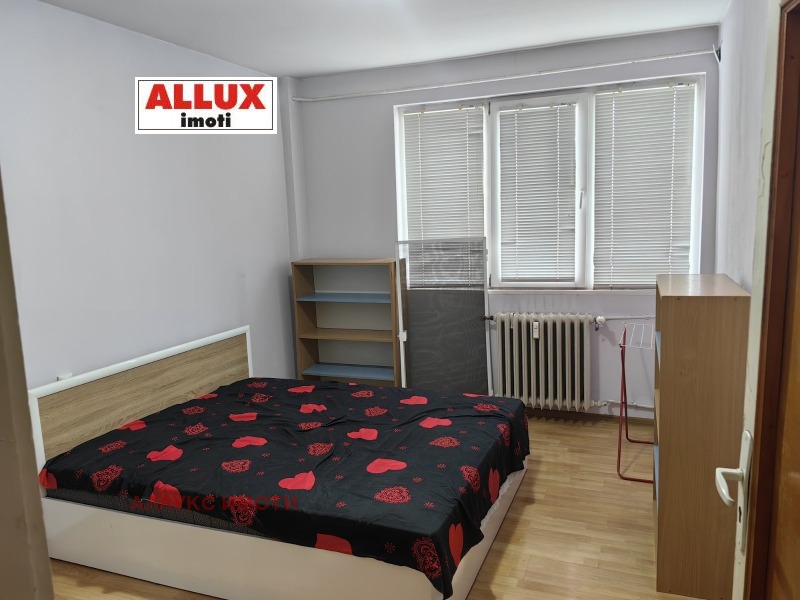 Издаје се  Студио Русе , Централен јужен рајон , 36 м2 | 69087988 - слика [2]