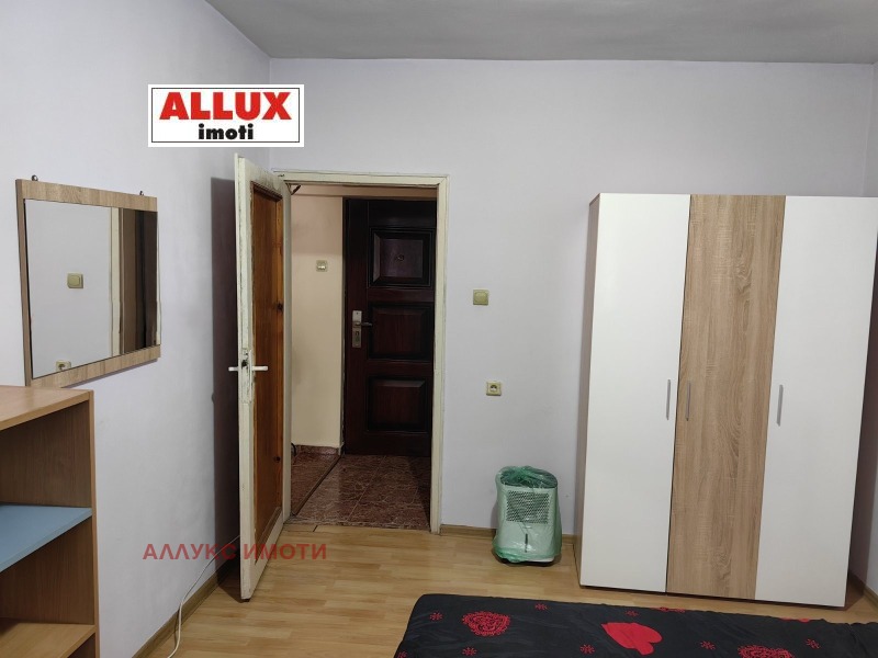 Издаје се  Студио Русе , Централен јужен рајон , 36 м2 | 69087988 - слика [3]